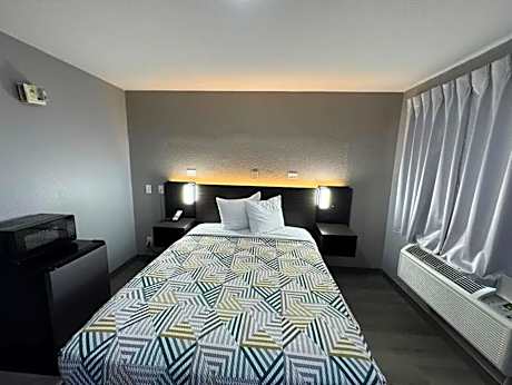 Double Room - Disability Access - Roll In Shower