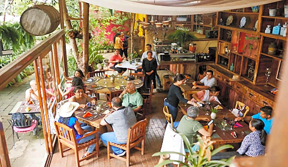 Meson De Leyendas Breakfast & Downtown