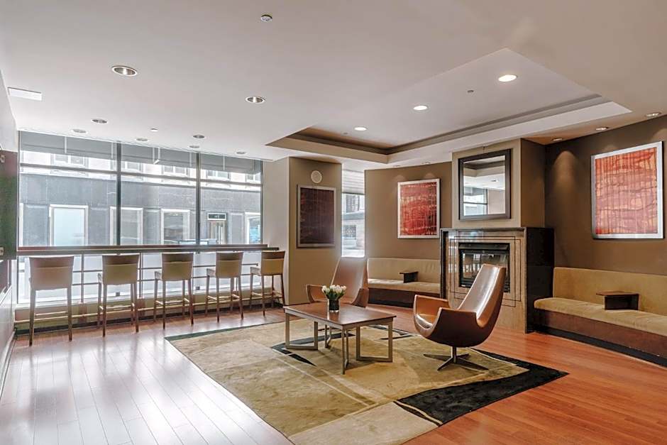 CLUB QUARTERS HOTEL, CENTRAL LOOP