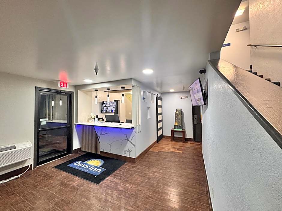 Days Inn by Wyndham Salina I-70