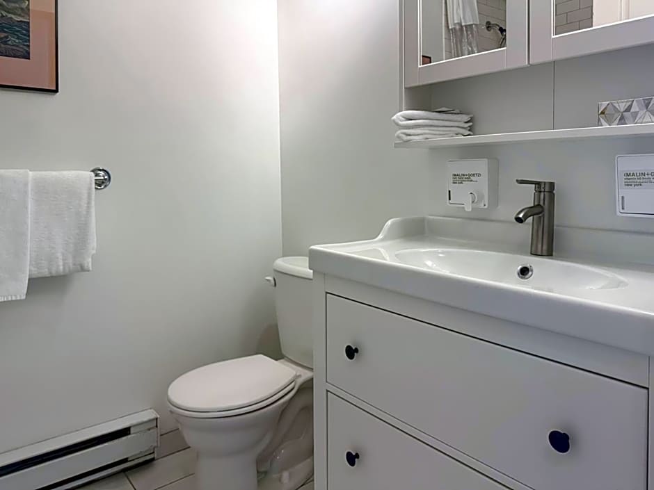 Alpenglow Lodge Rainbow Look Out Studio by MVA