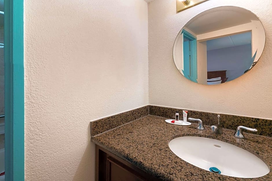 Howard Johnson by Wyndham Atlanta College Park