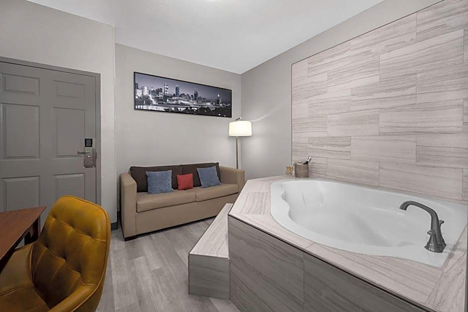 Baymont Inn & Suites by Wyndham Morrow/Atlanta I-75 South