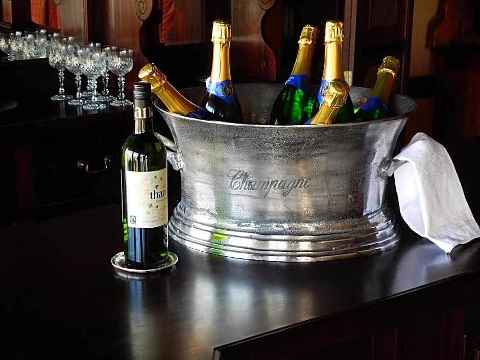 Out in Africa Wildlife Lodge