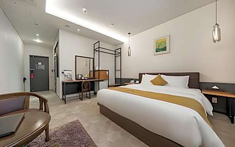 Corner Suite
