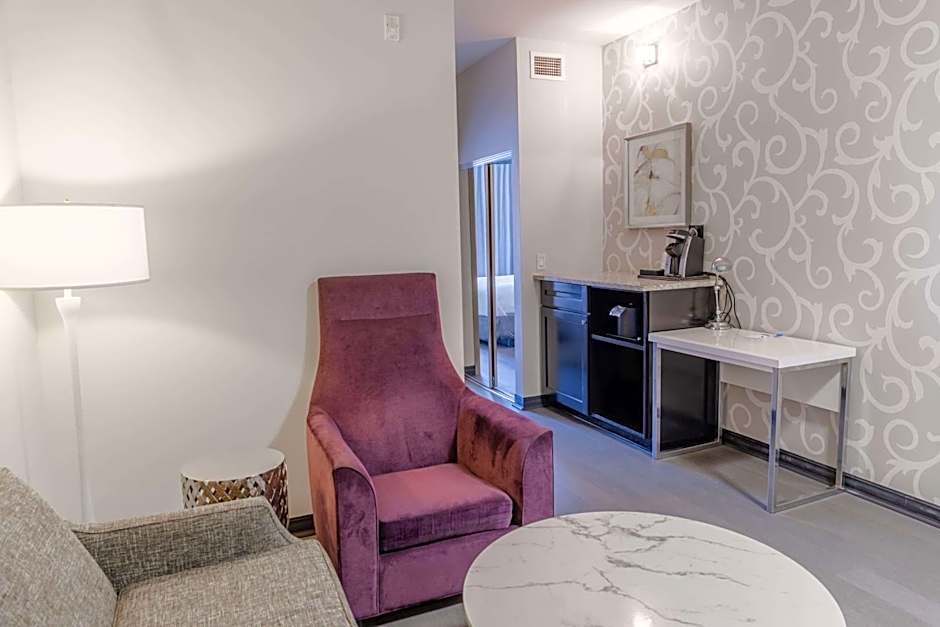 TRYP by Wyndham Savannah