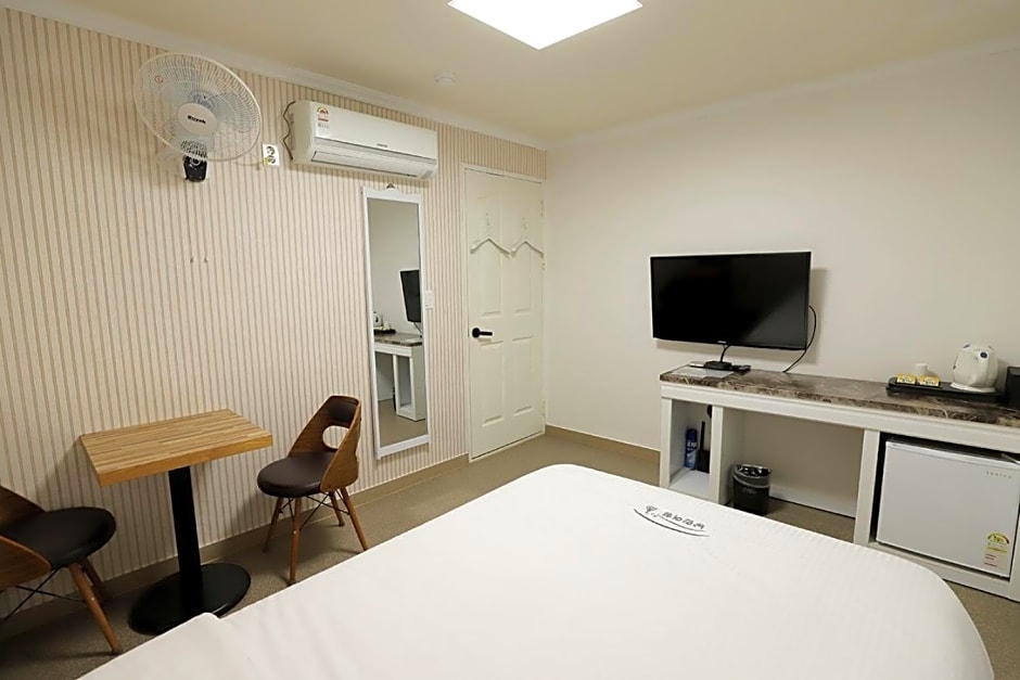 Stay RomanticTrip_Hostel