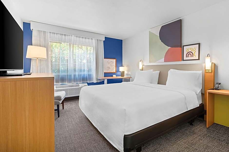 Spark by Hilton Modesto