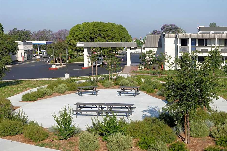 Motel 6-Claremont, CA