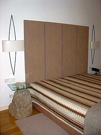 Family Room (2 Adults + 2 Children)