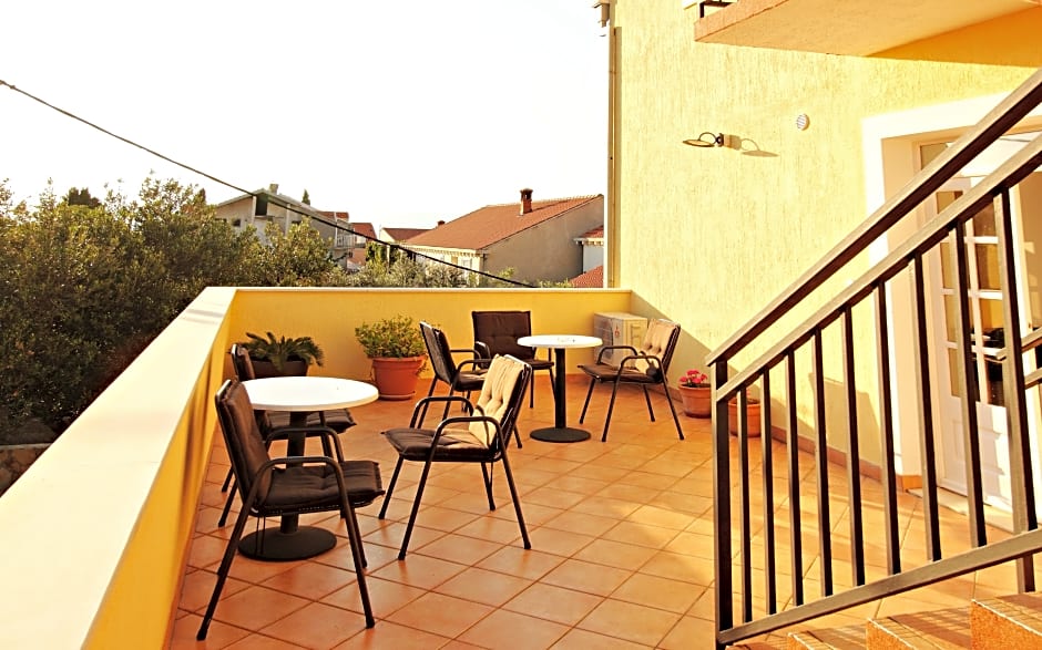 Bacan Serviced Apartments