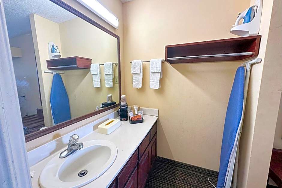 Bonita Lakes Inn by Capital O Meridian I20