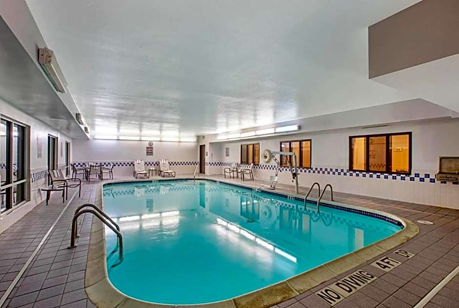 La Quinta Inn & Suites by Wyndham Fayetteville