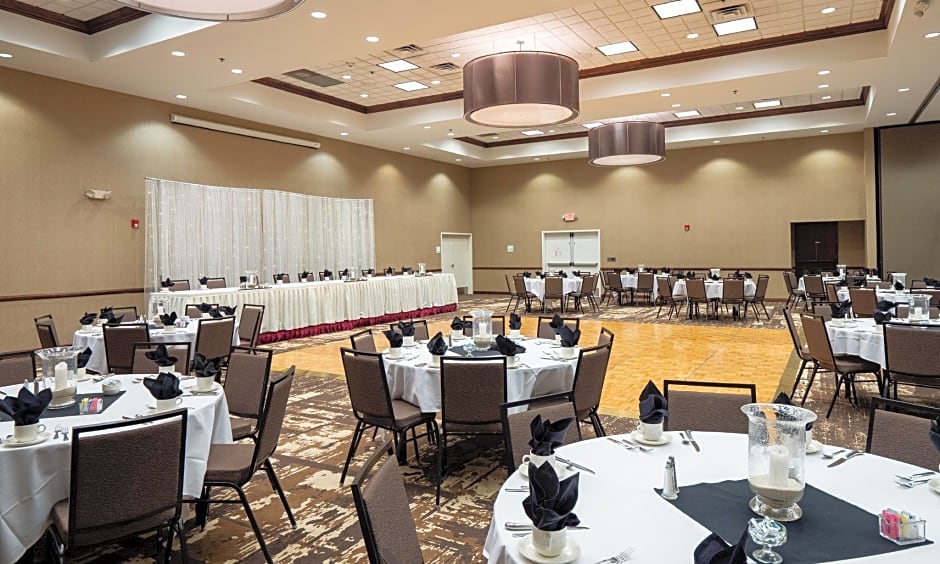 Holiday Inn Conference Center Marshfield By IHG