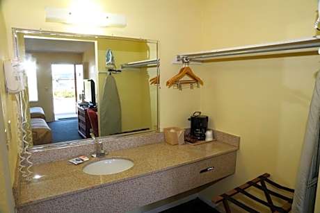 Double Room with Two Double Beds - Non-Smoking