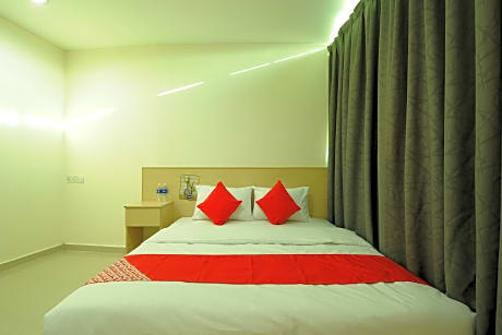 Room Deluxe King Bed