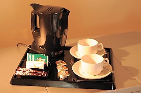 Deluxe Double or Twin Room with Partial Lake View