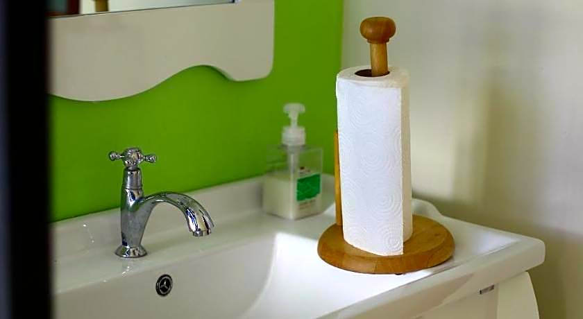 Takanta Place Aparthotel