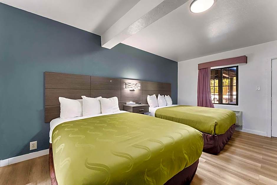 Econo Lodge Inn & Suites Heavenly Village Area