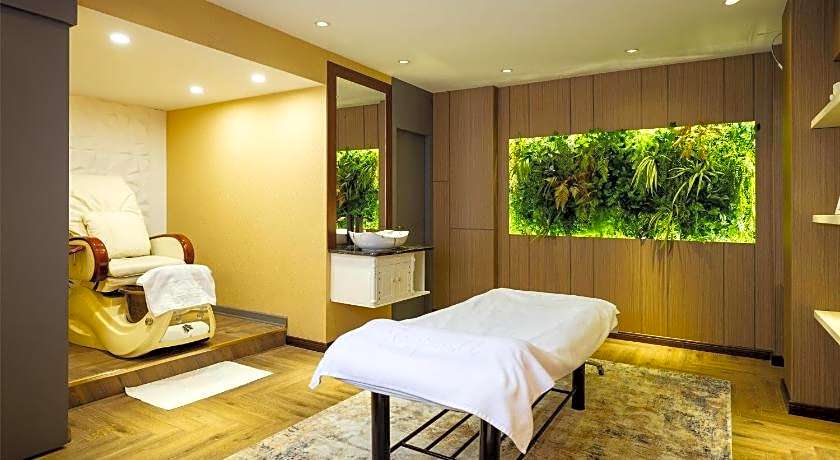 Kempinski Hotel Khan Palace