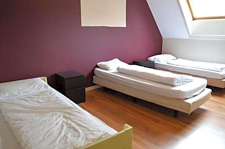 5-Bed Mixed Dormitory Room