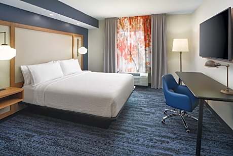 Deluxe King Suite with Sofa Bed