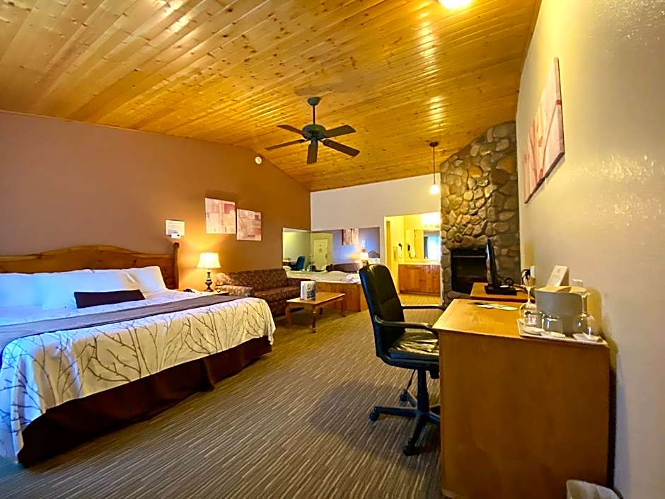 Photo 1 of 4 of 1 King Bed, Jetted Tub