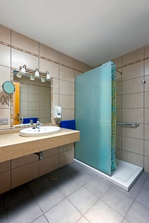 2 bedrooms superior 2 adults + 3 children