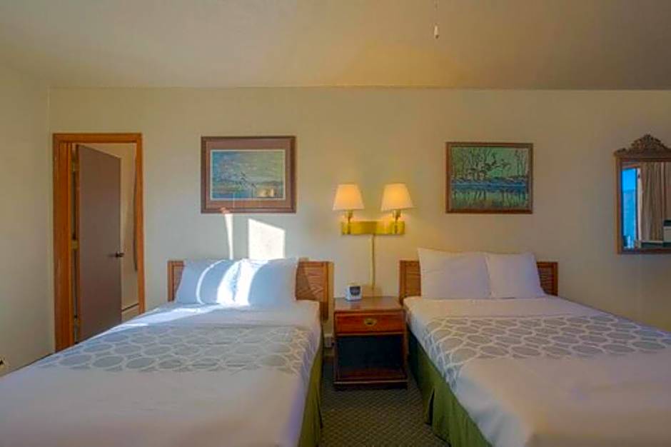 Love Hotels Silver Street by OYO at Hurley WI