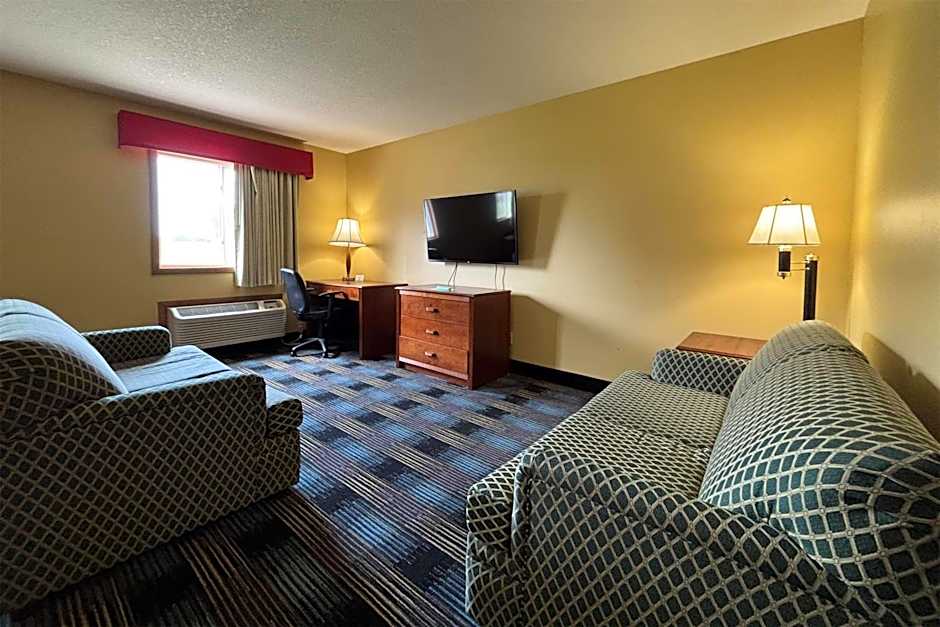 Super 8 by Wyndham Staunton