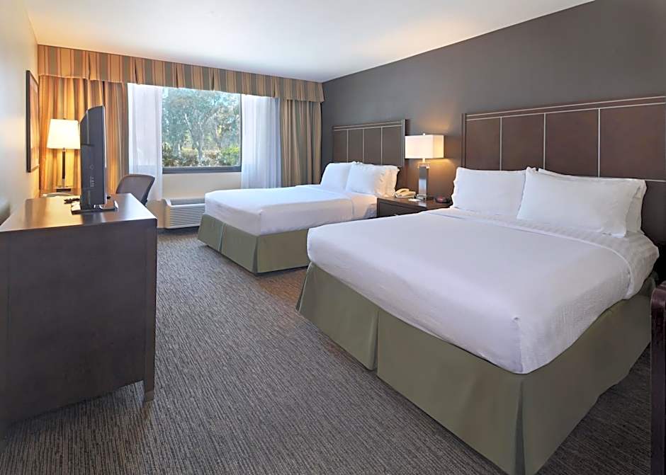 Holiday Inn Hotel & Suites Anaheim By IHG