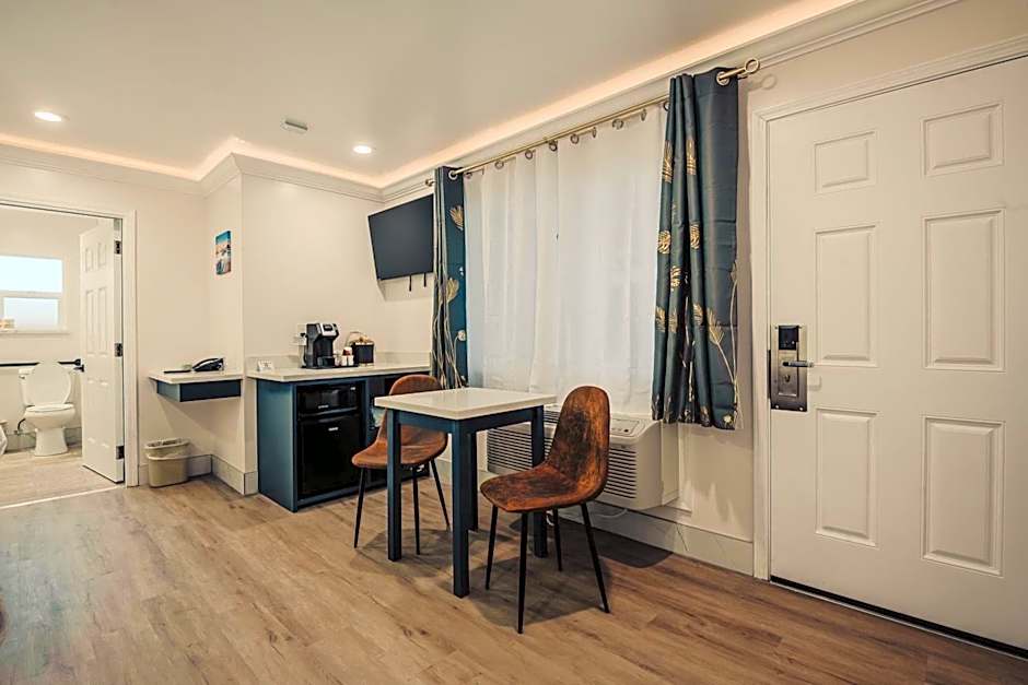 Blufftop Inn & Suites - Wharf/Restaurant District