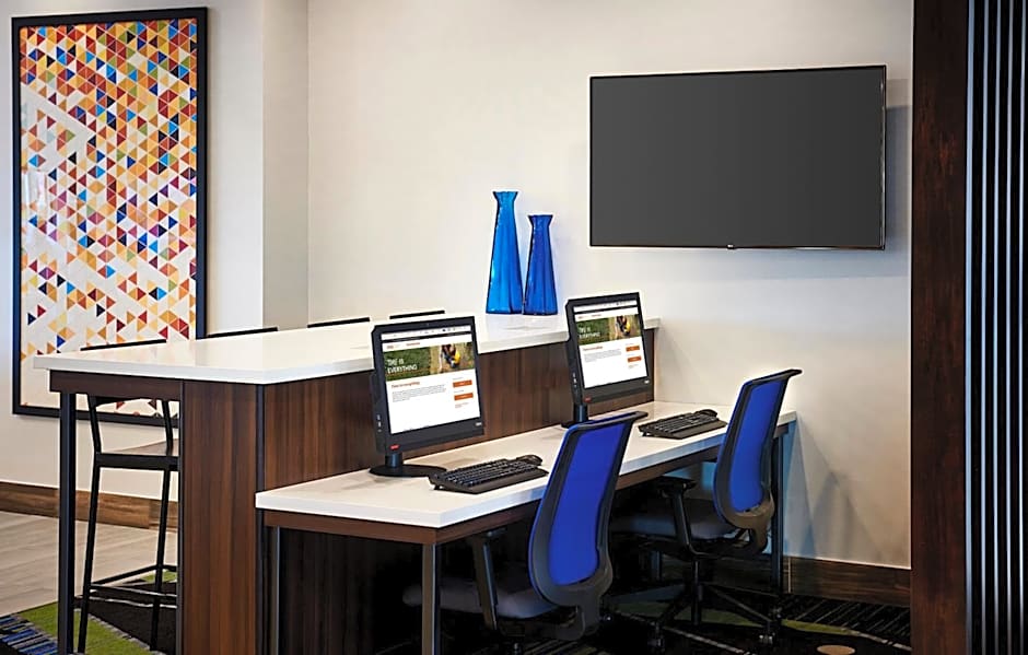 Holiday Inn Express and Suites Brantford By IHG