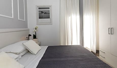 Double or Twin Room with Partial Sea View