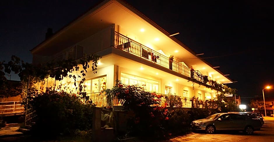 Hotel Fourkos