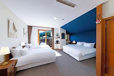 Family Room with Mountain View