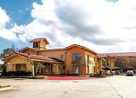 La Quinta Inn & Suites by Wyndham New Orleans West Bank