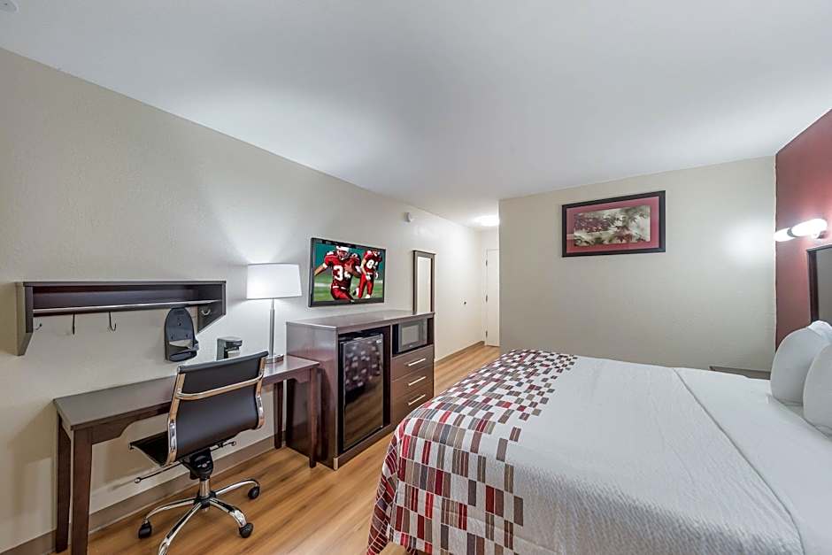 Red Roof Inn & Suites Denton