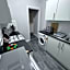 Salisbury - New 3br home, wifi, parking, sleeps 6, near Liverpool city centre