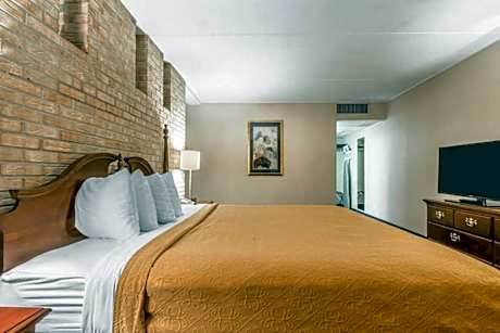 Upgraded Room, 1 King Bed - Non-Smoking