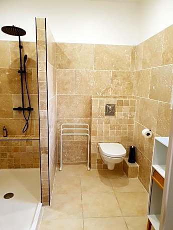 Twin Room with Shower
