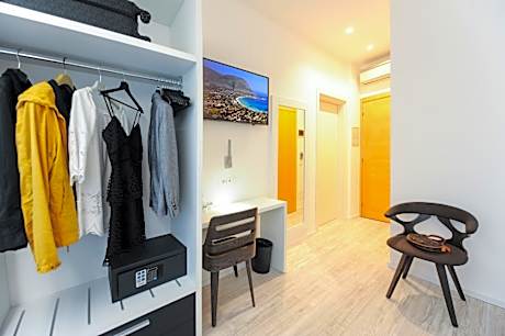 Standard Triple Room with Beach Access