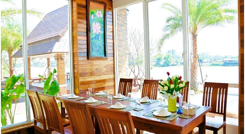 Chaophayathara Riverside Hotel