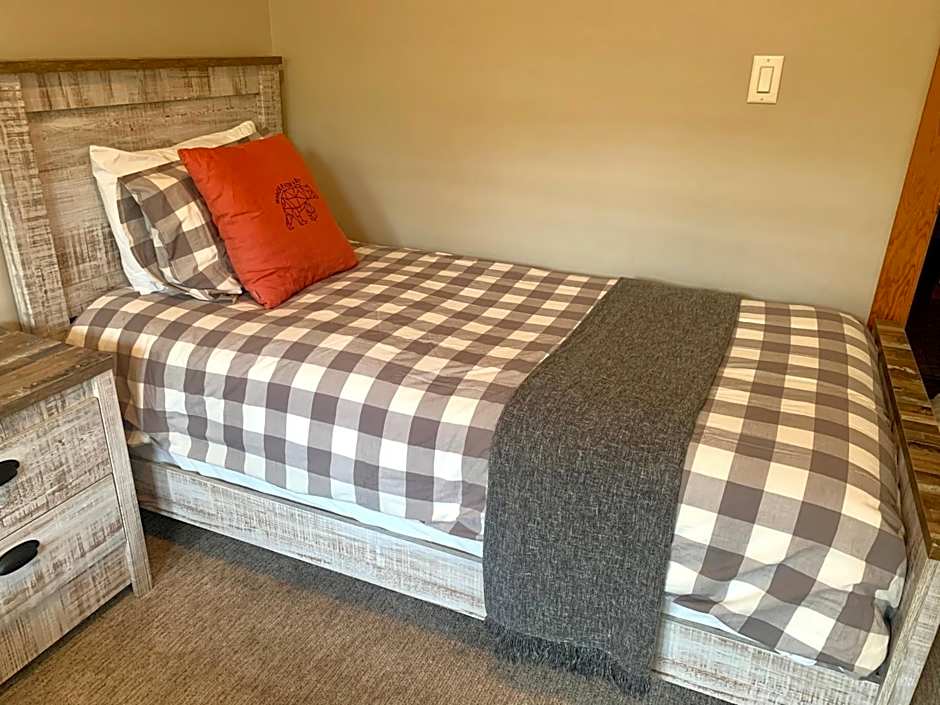 Suites with Pool & Hot tubs managed by Little Sister Getaways