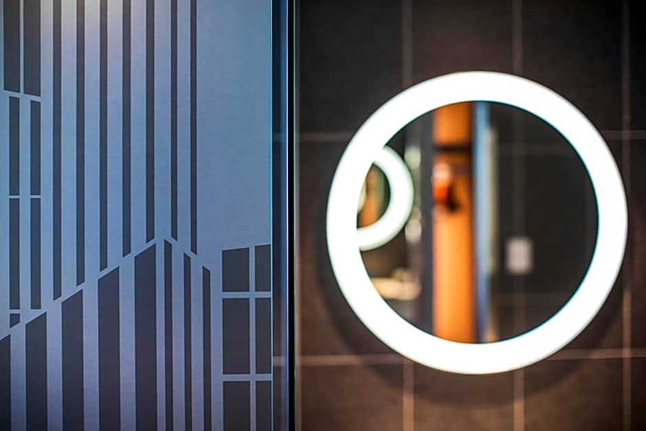 Holiday Inn Express Melbourne Little Collins By IHG