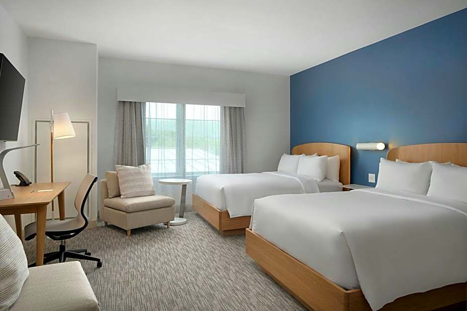 Foto 1 di 4 di Standard 2 Queen Beds Guestroom