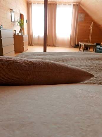 Deluxe Double Room (2 Adults + 1 Child)