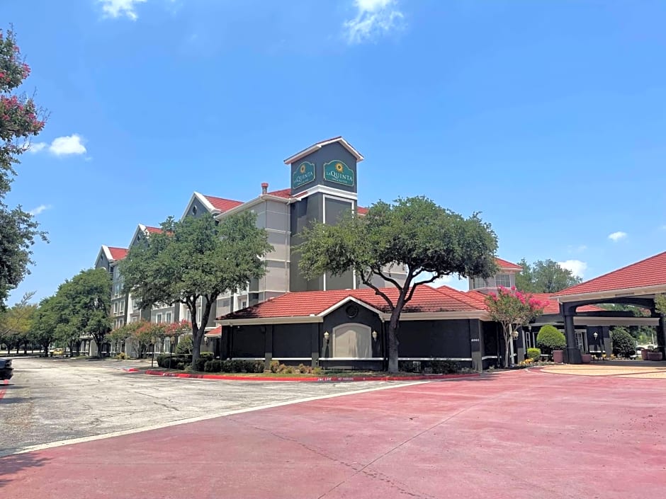 La Quinta Inn & Suites by Wyndham Dallas Arlington South