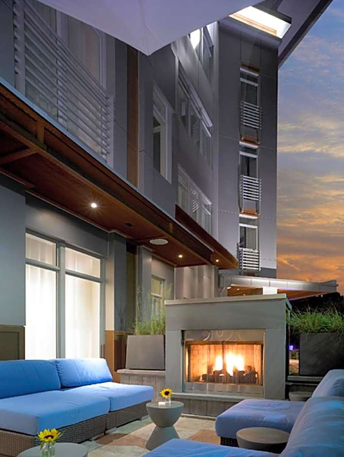 Bungalow Hotel
