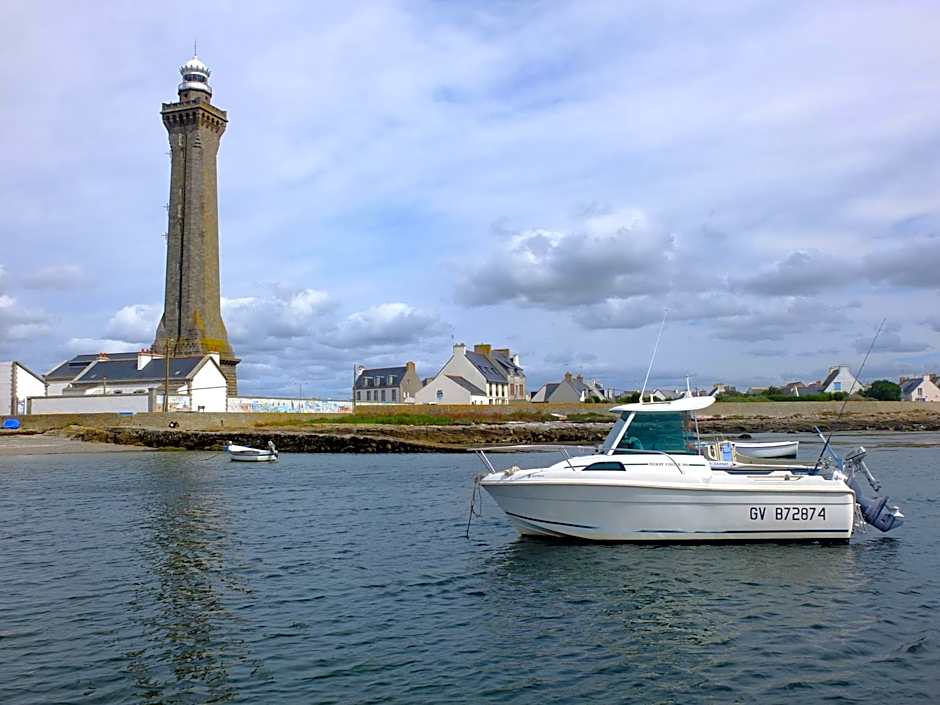 Kerantum à10mn des baies de Douarnenez et Audierne avec cuisine à disposition